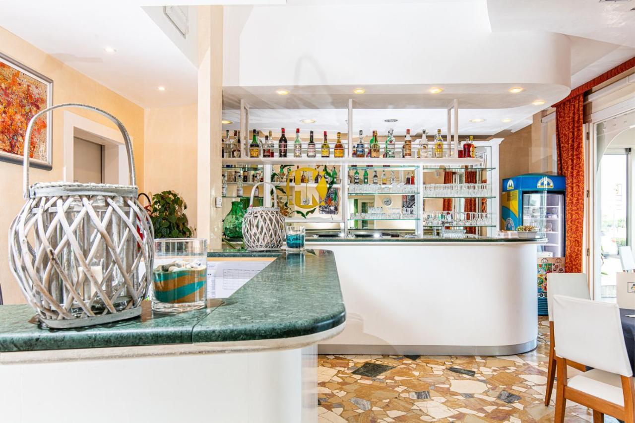 Hotel Karinzia Caorle Extérieur photo