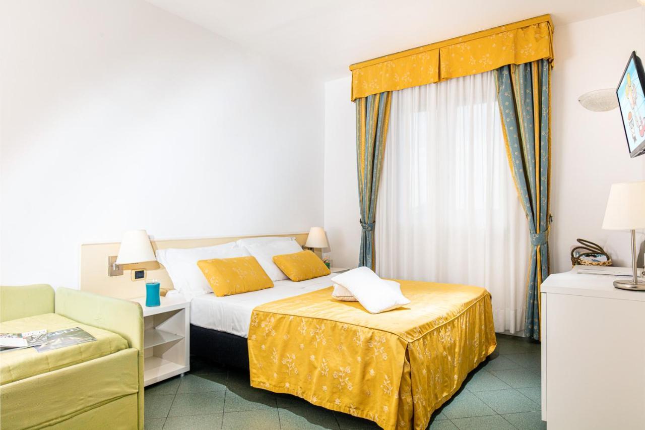 Hotel Karinzia Caorle Extérieur photo