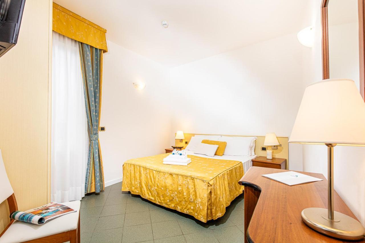 Hotel Karinzia Caorle Extérieur photo
