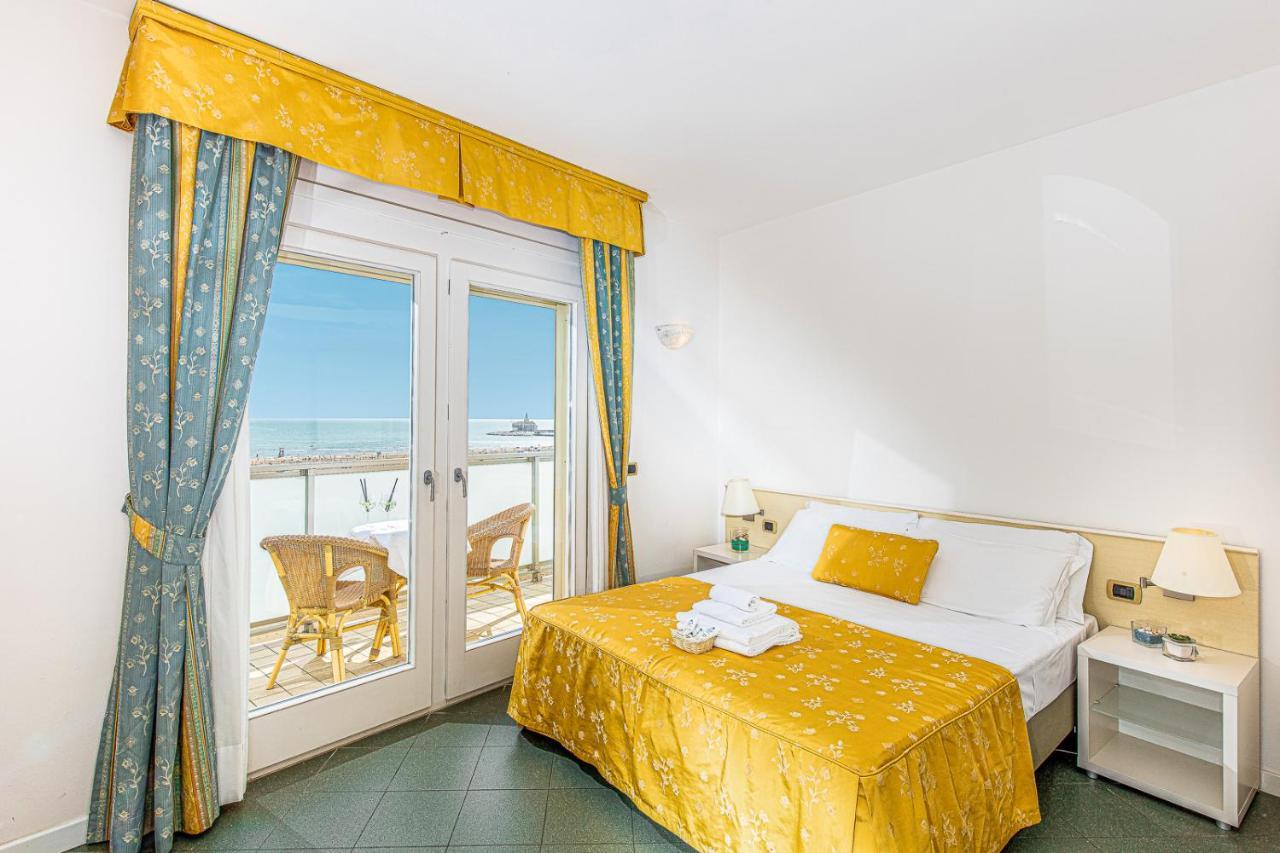 Hotel Karinzia Caorle Extérieur photo