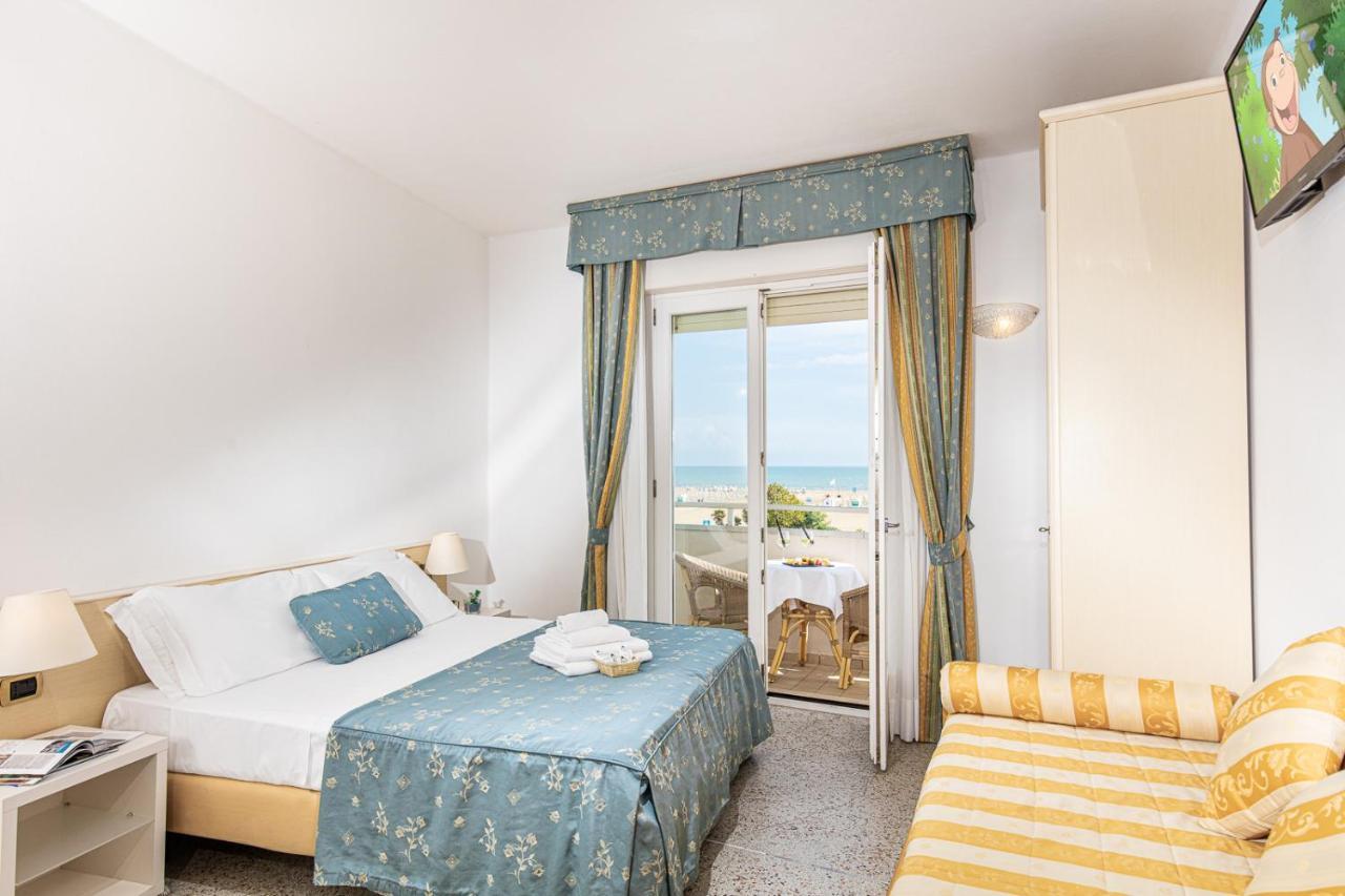 Hotel Karinzia Caorle Extérieur photo